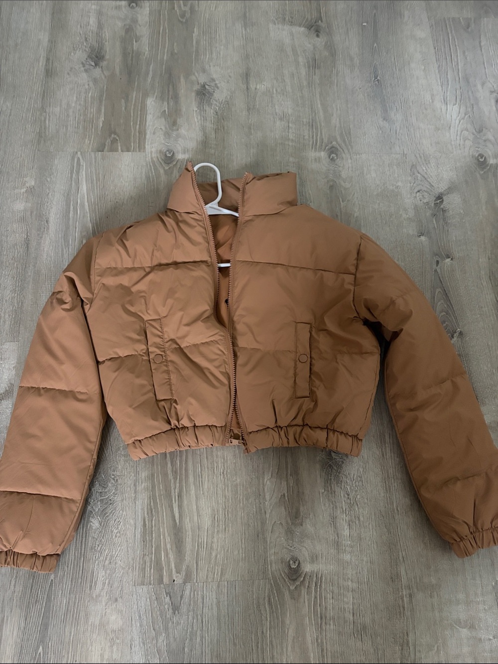 Love Tree Cropped Puffer Jacket in Tan